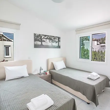 Konnos Hight Villa *