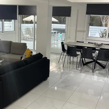 Konnos Hight Villa *