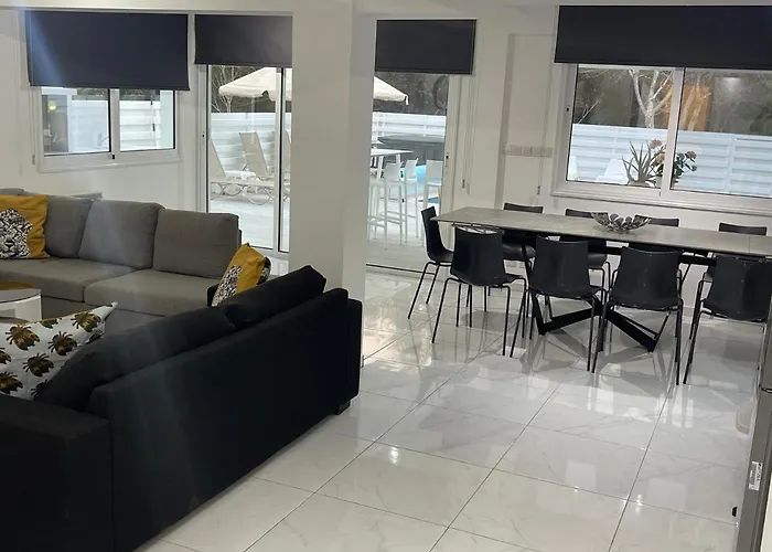 Konnos Hight Villa *